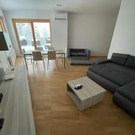 Luxury 3-room Large Maribor Pohorje アパート ホコ・ポホリェ